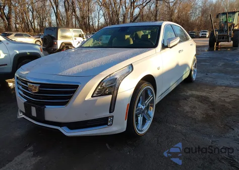 2017 Cadillac Ct6 Luxury z USA, uszkodzony, nr VIN 1G6KD5RS0HU138997